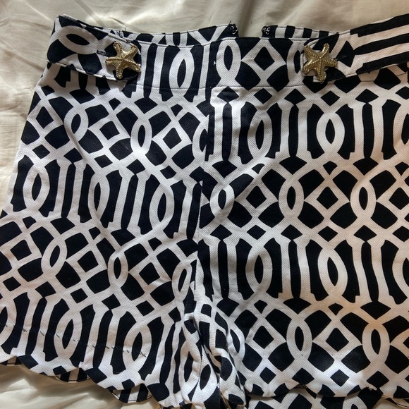 Mud pie scalloped short - Picture 2 of 4